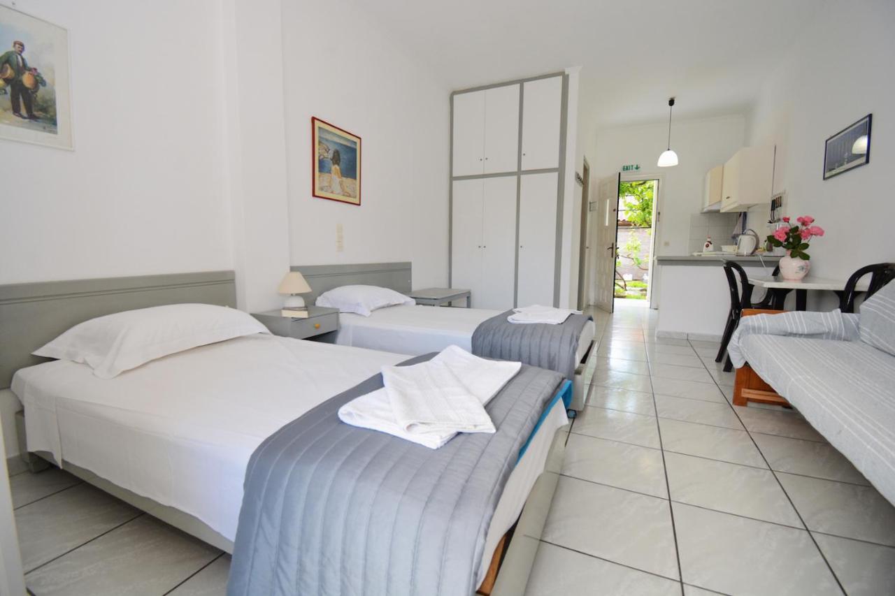 Dolphin Apt & Studios -Next To The Beach Roda  Exterior foto