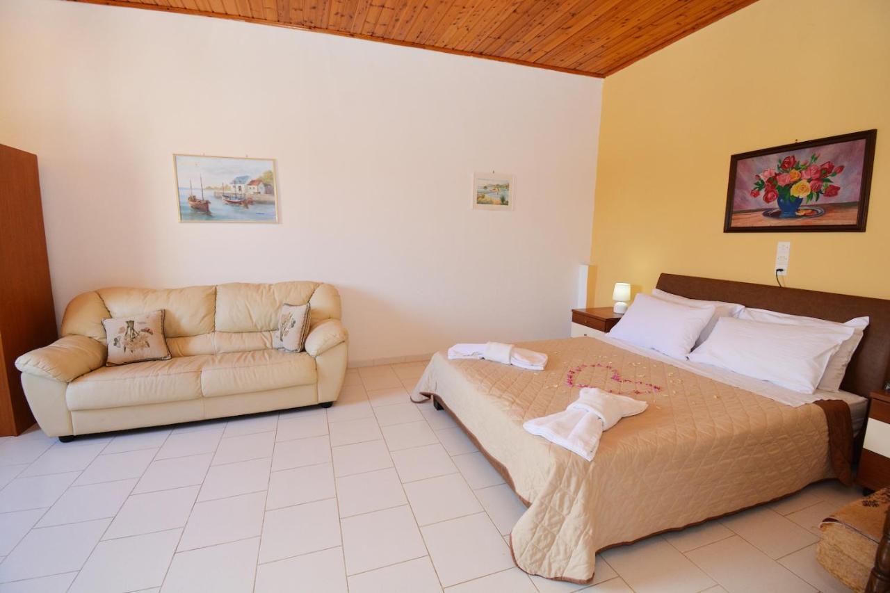 Dolphin Apt & Studios -Next To The Beach Roda  Exterior foto