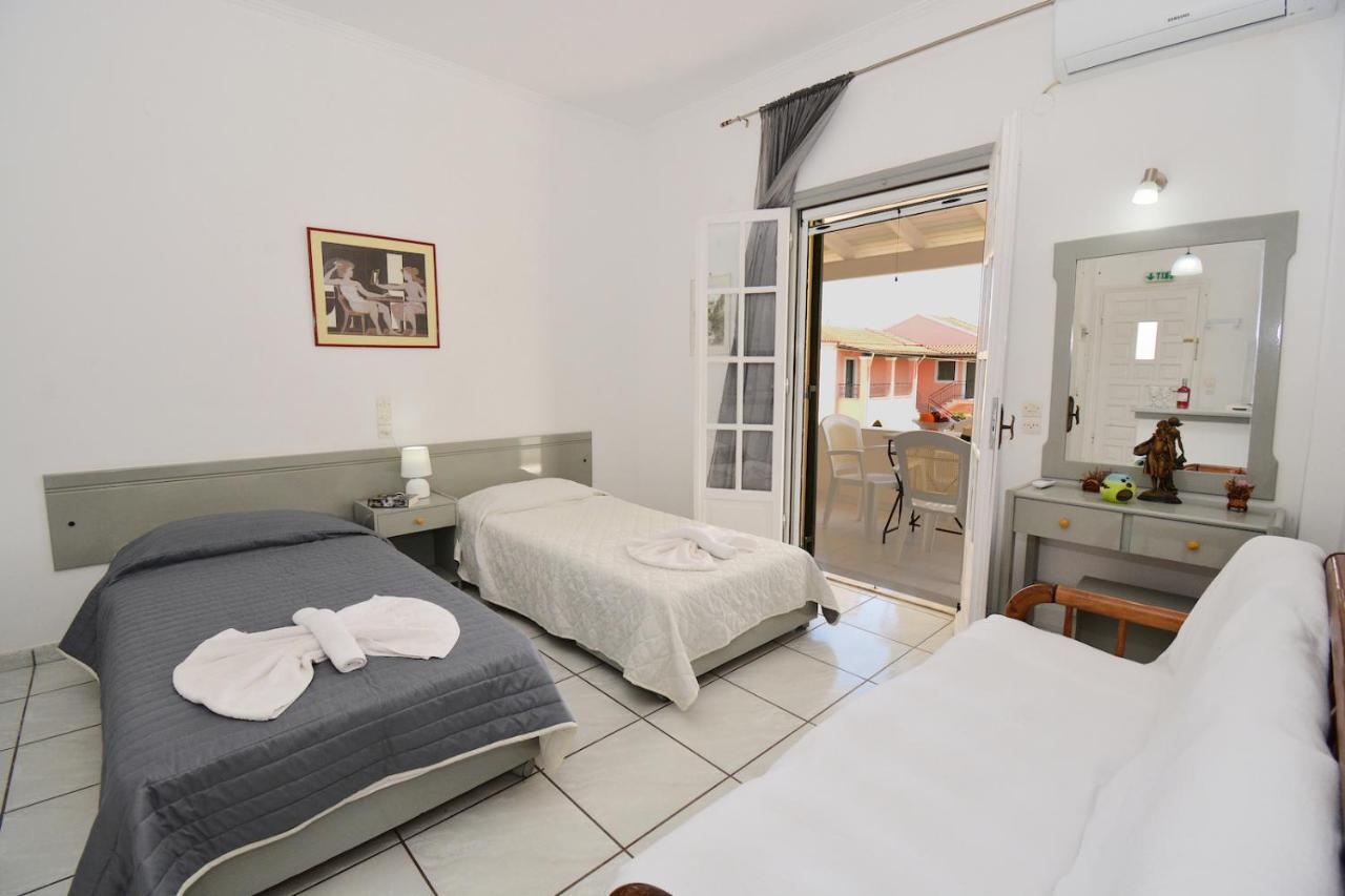Dolphin Apt & Studios -Next To The Beach Roda  Exterior foto