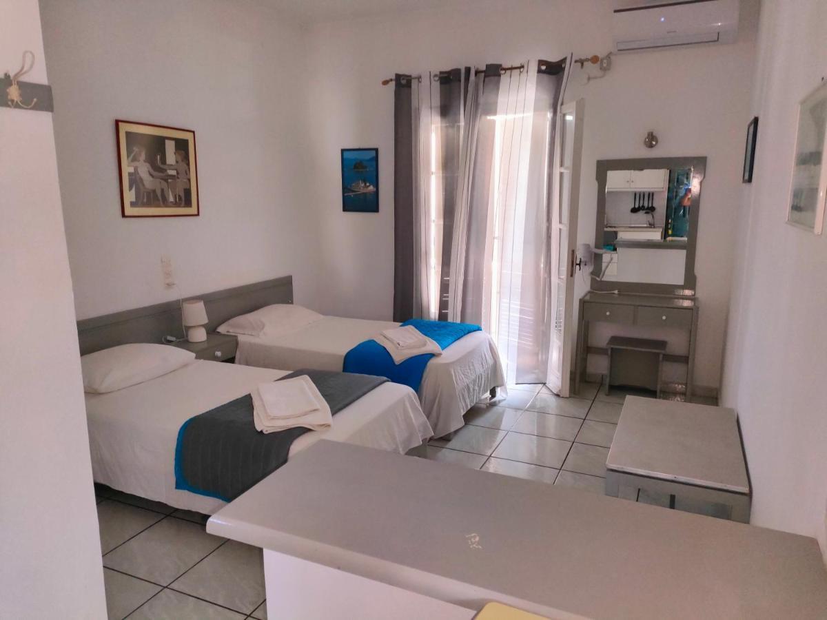 Dolphin Apt & Studios -Next To The Beach Roda  Exterior foto