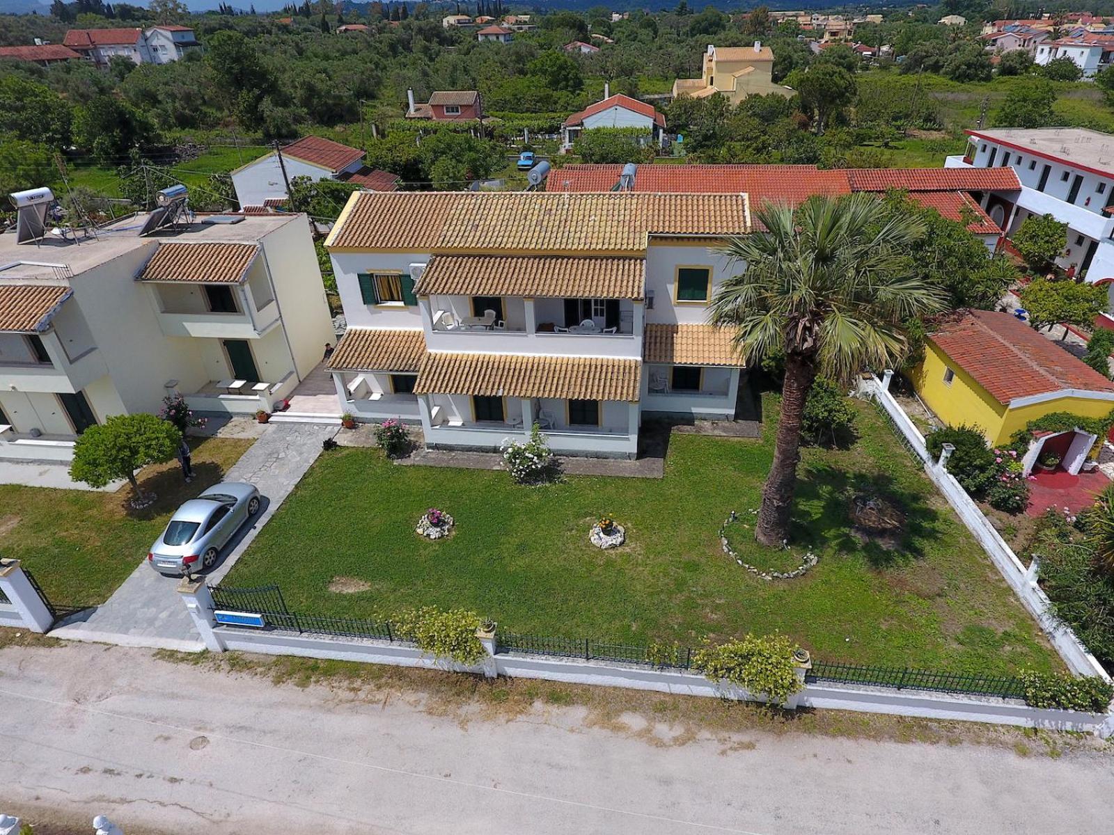 Dolphin Apt & Studios -Next To The Beach Roda  Exterior foto