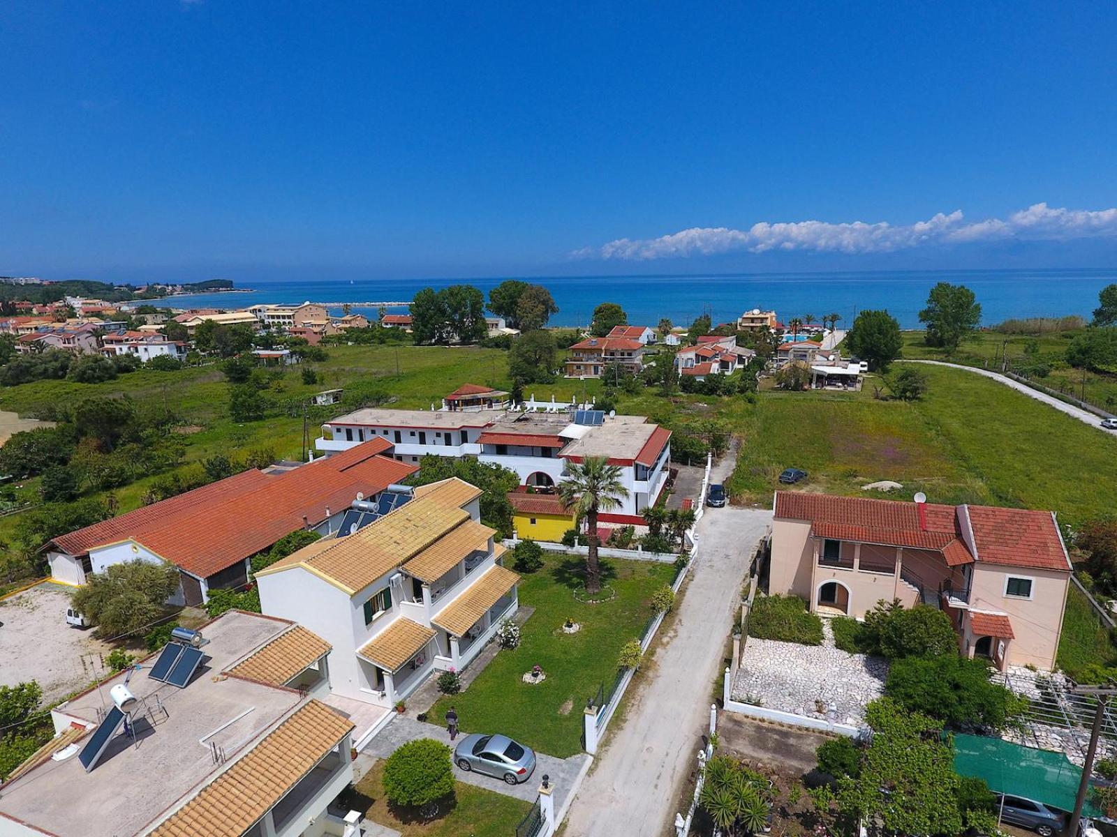 Dolphin Apt & Studios -Next To The Beach Roda  Exterior foto